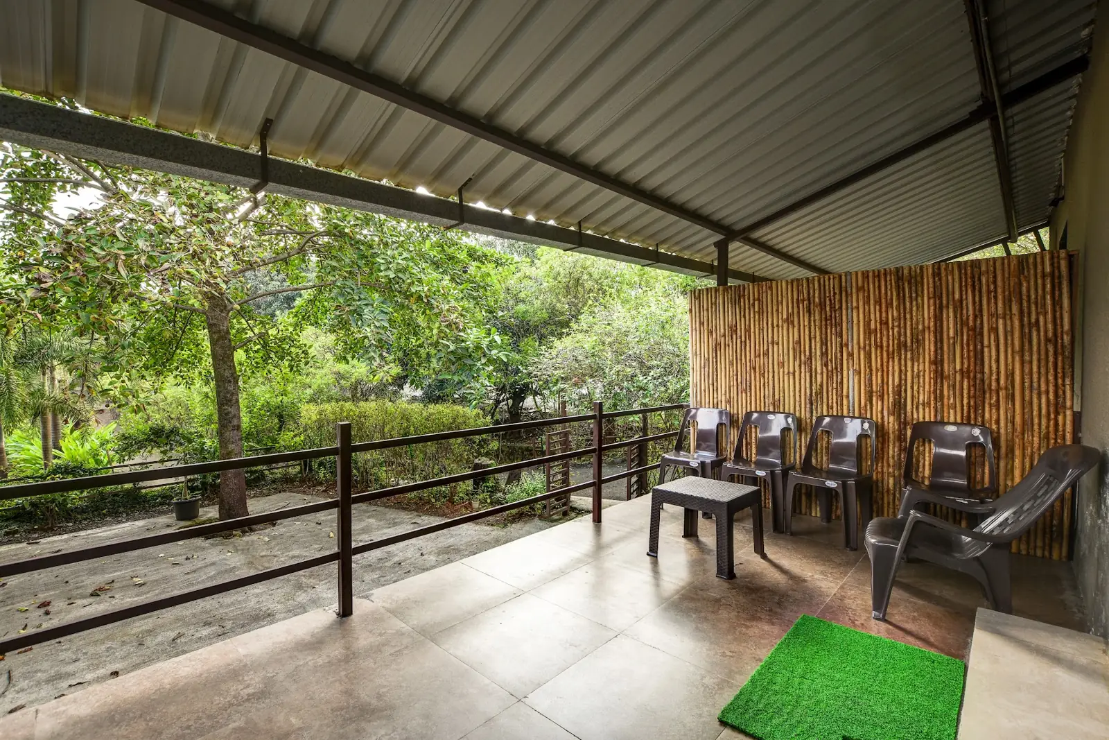 Shared sit-out facing the garden